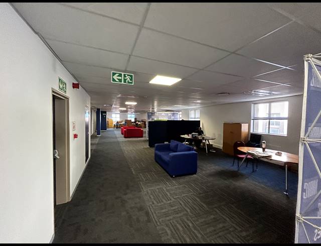 1,194M² OFFICE TO LET IN CENTURY CITY
